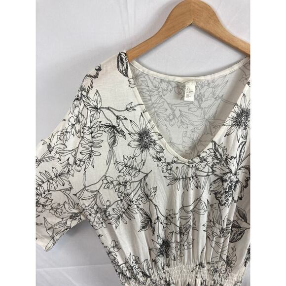 H&M Floral Cinch Waist V Neck Dress White Black Size small - Picture 3 of 5